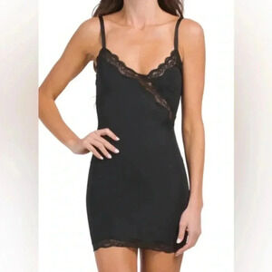BODY BEAUTIFUL Shaping Satin Slip With Lace Trim. Black. Size small. NWTS.
